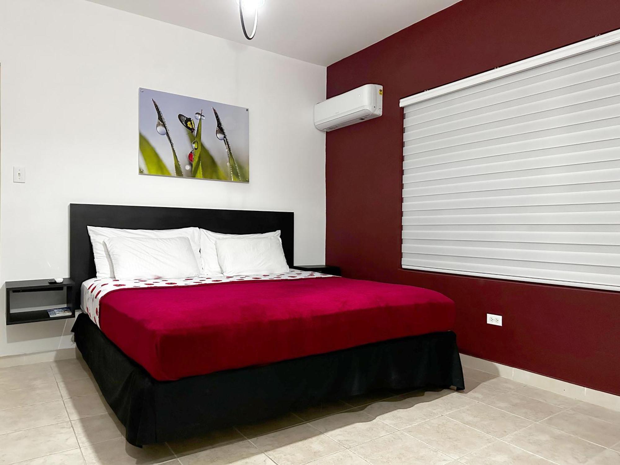 Ladybugs Apartments Palm Beach Exterior foto